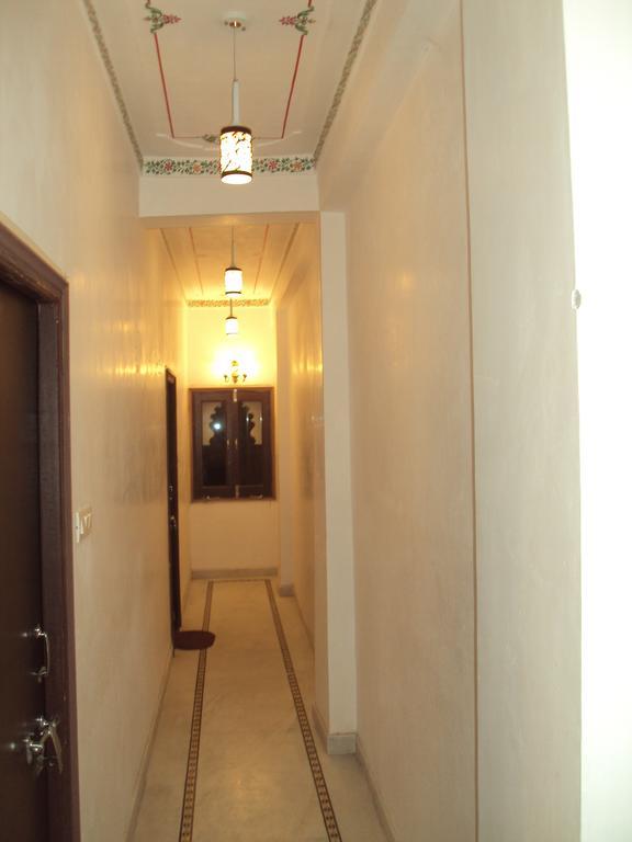 אודייפור Mewar Avenue Guest House חדר תמונה