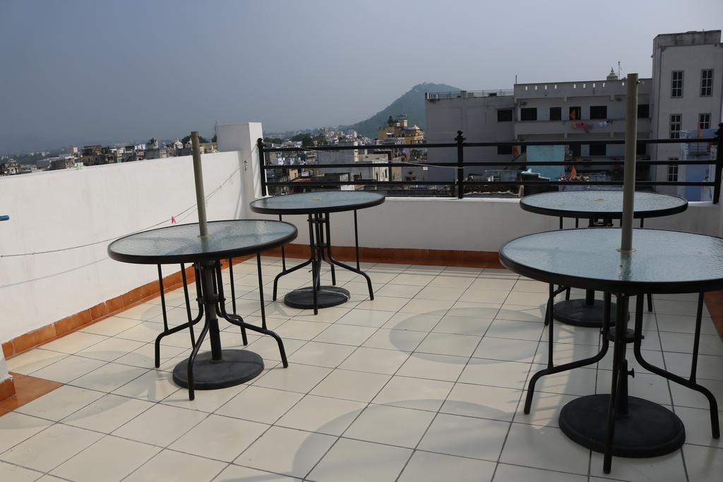 אודייפור Mewar Avenue Guest House מראה חיצוני תמונה