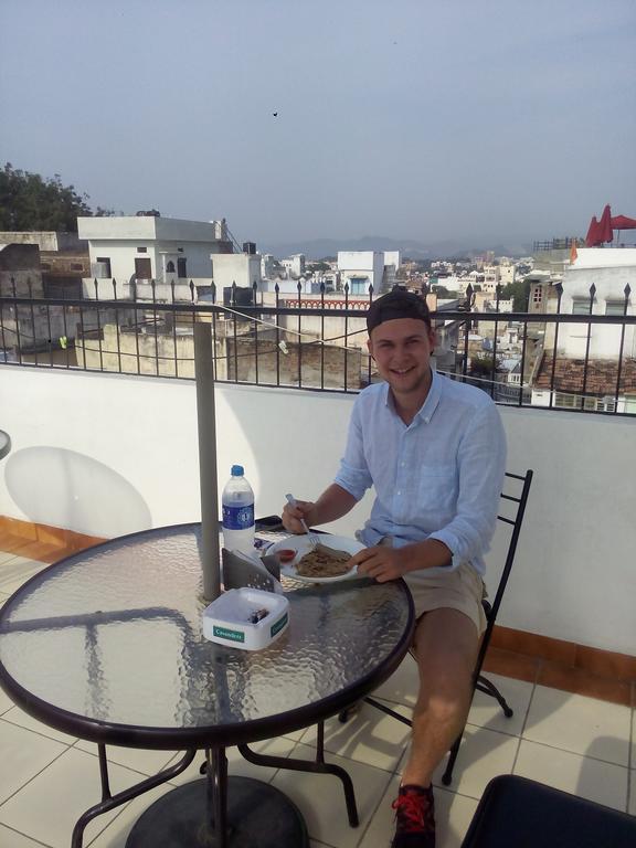 אודייפור Mewar Avenue Guest House מראה חיצוני תמונה