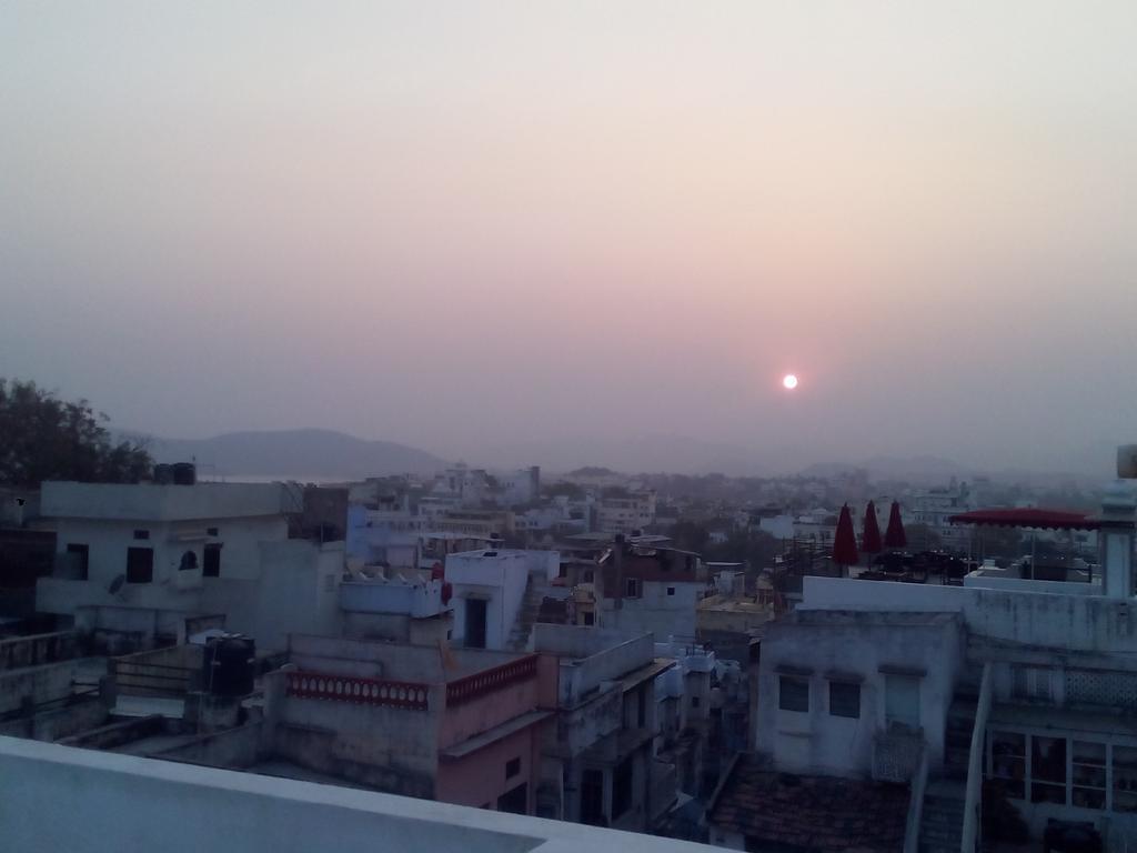 אודייפור Mewar Avenue Guest House מראה חיצוני תמונה
